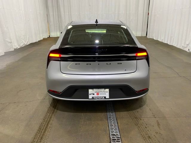 New 2026 Toyota Prius Plug-In Hybrid FWD image 4