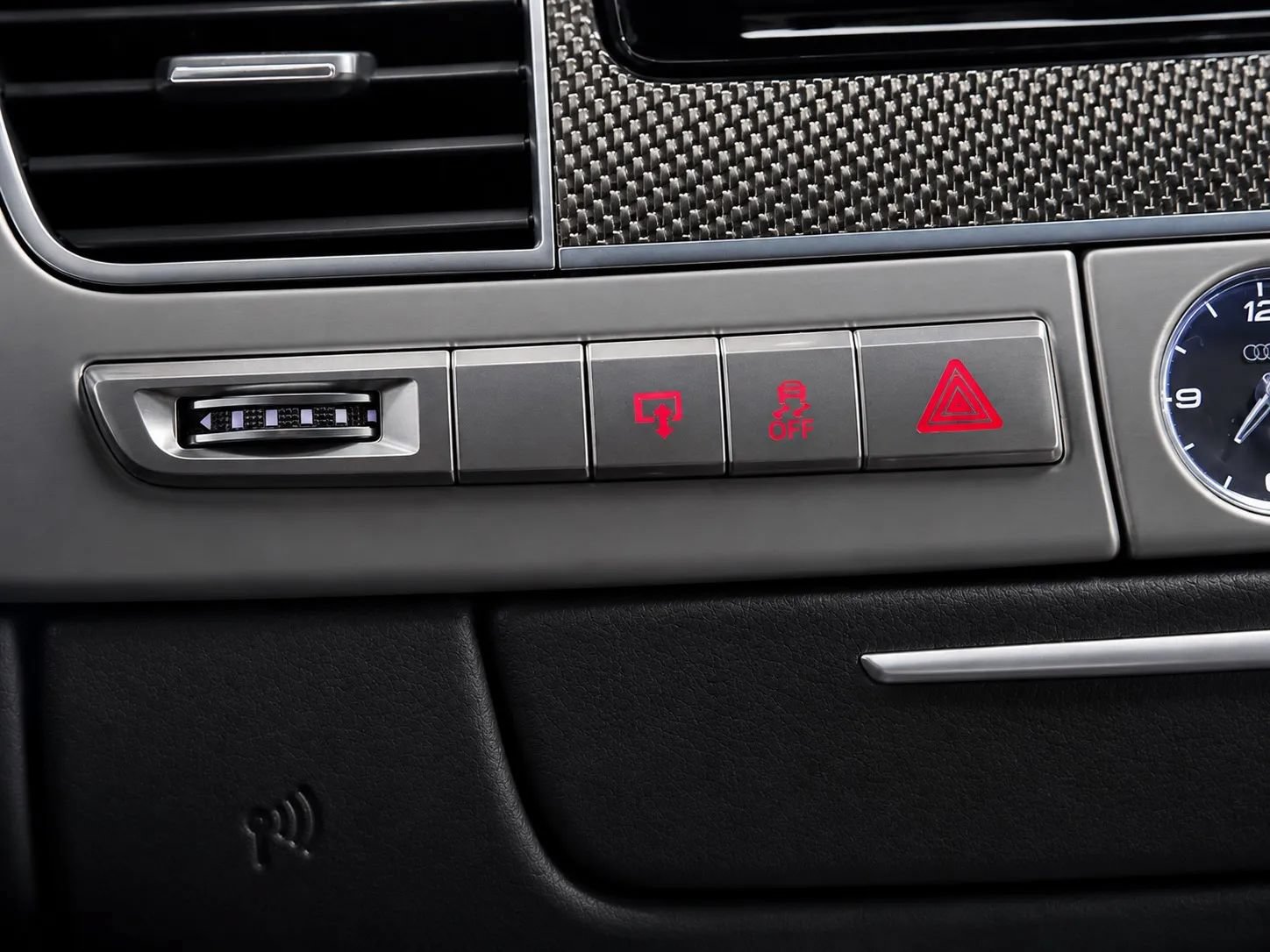 Used 2013 Audi S8 AWD/4WD image 43