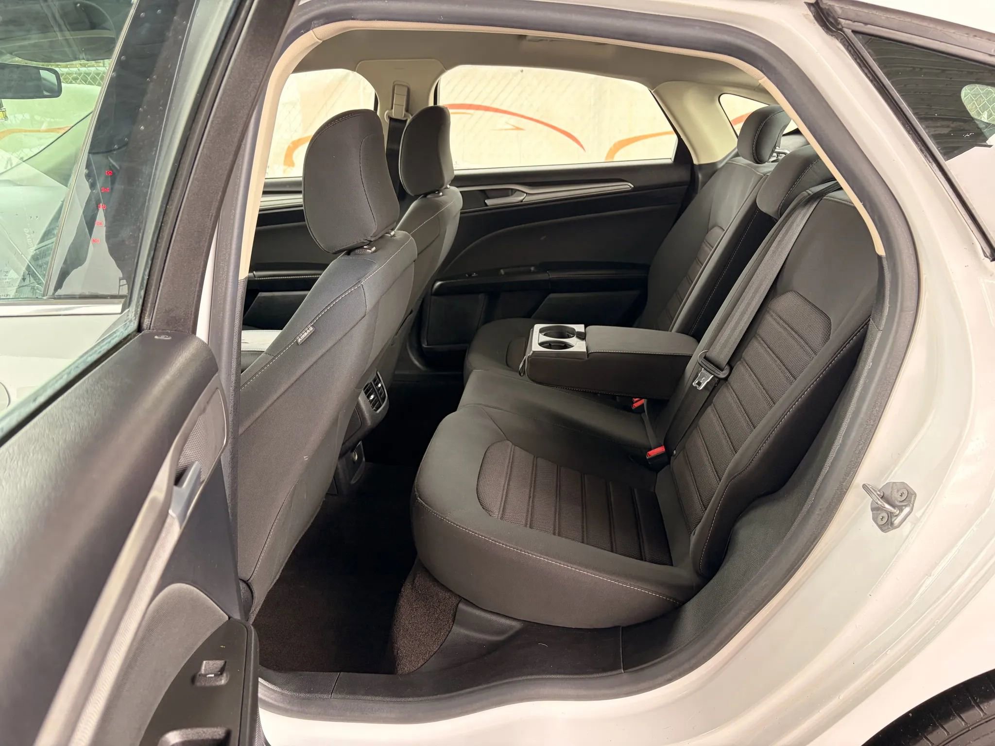 Used 2020 Ford Fusion SE image 62