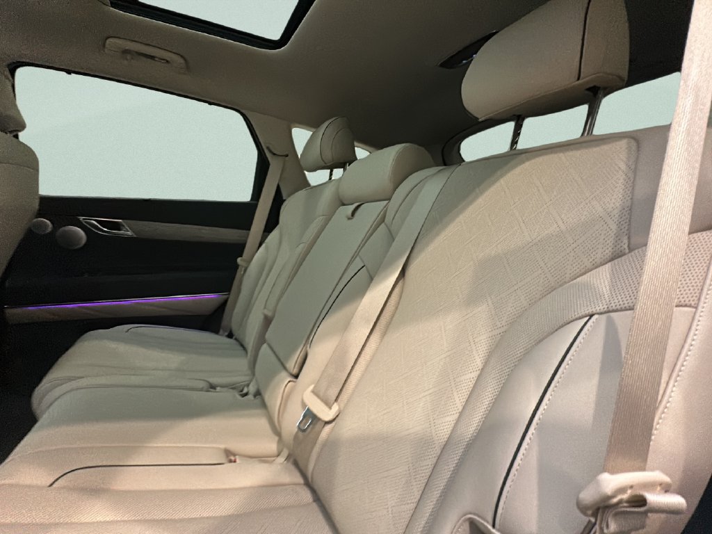Certified 2025 Genesis GV80 2.5T Prestige AWD/4WD image 15