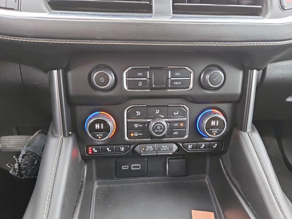 Used 2023 Chevrolet Suburban Premier image 25