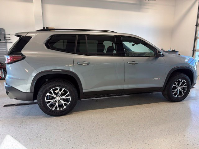 Used 2026 GMC Acadia AT4 w/ LPO, Floor Liner Package AWD/4WD image 9