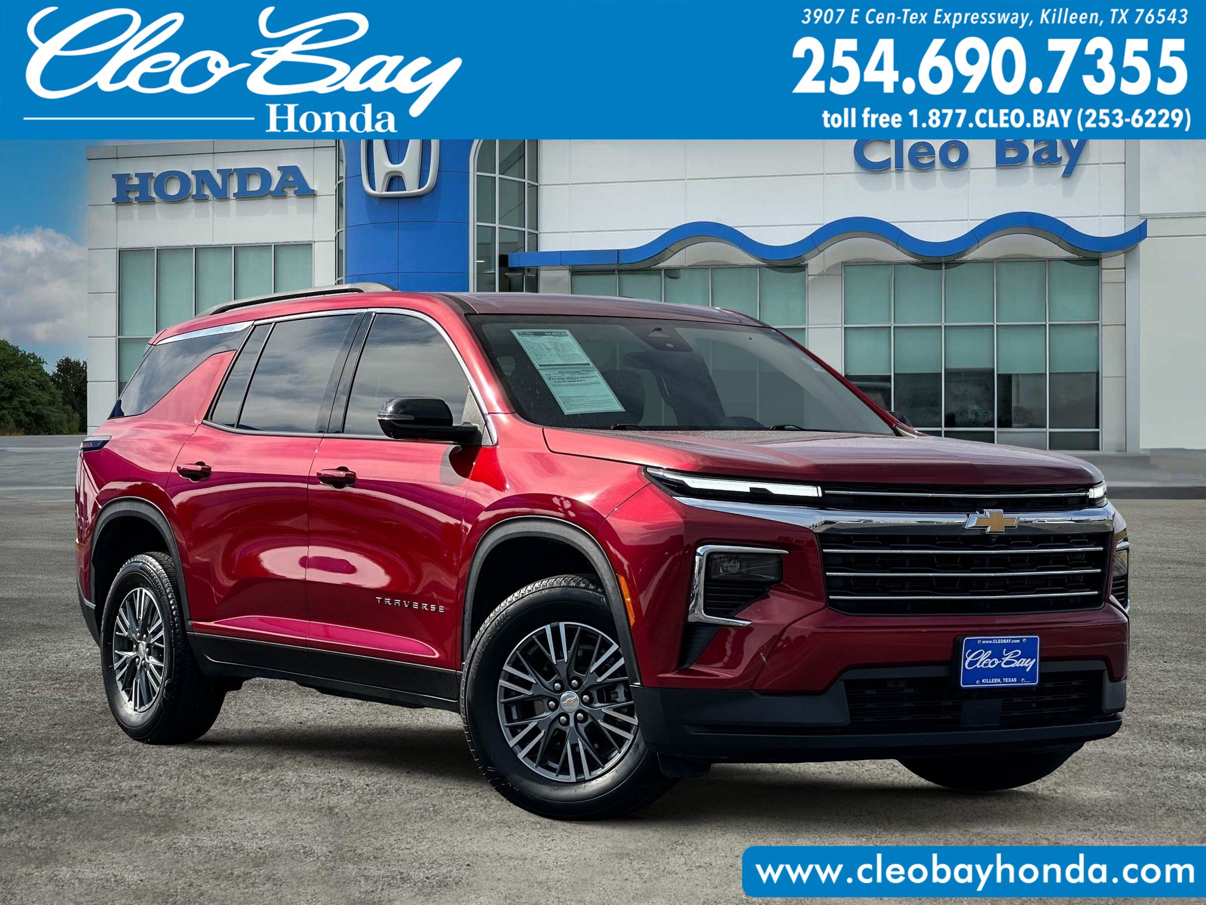 Used 2024 Chevrolet Traverse LT w/ LPO, Floor Liner Package