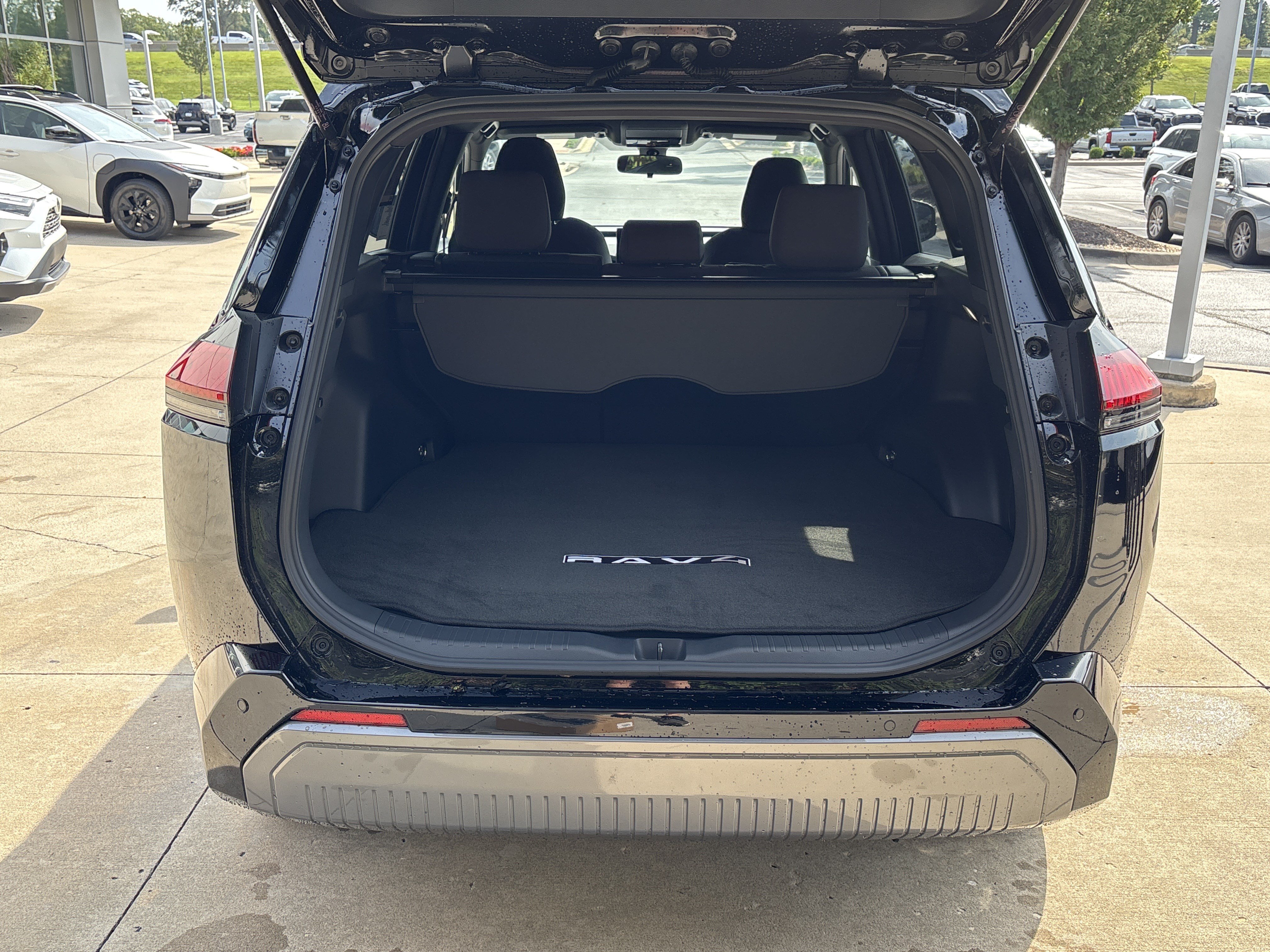 Used 2026 Toyota RAV4 SE AWD/4WD image 31