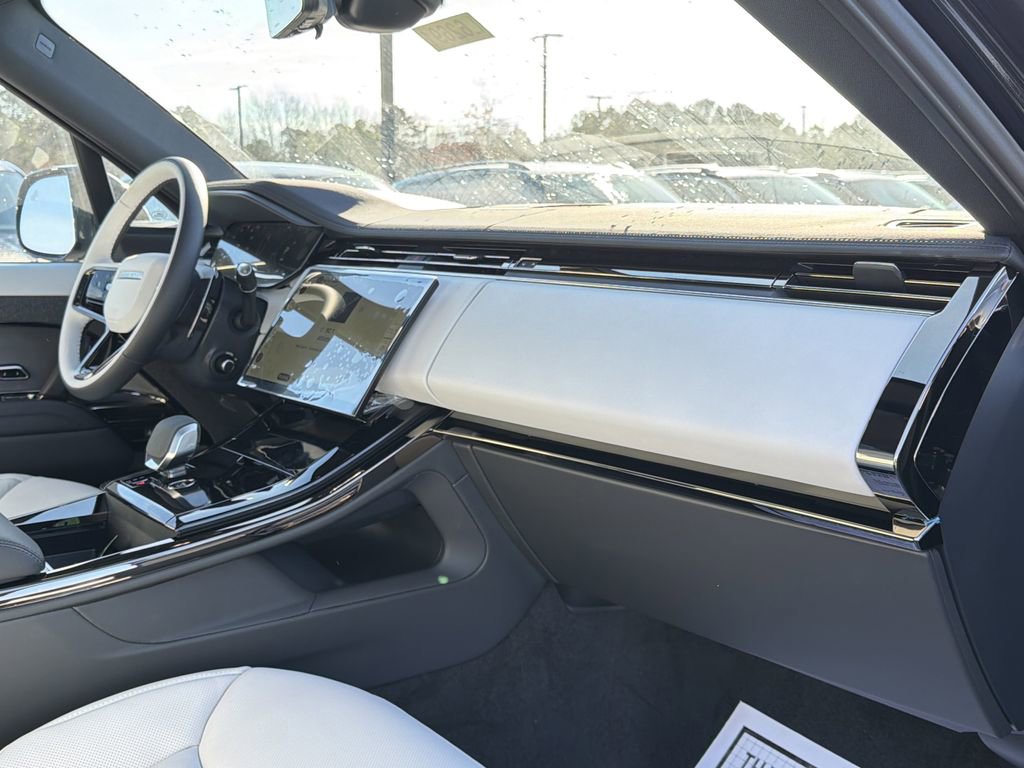 New 2026 Land Rover Range Rover Sport Dynamic SE image 18