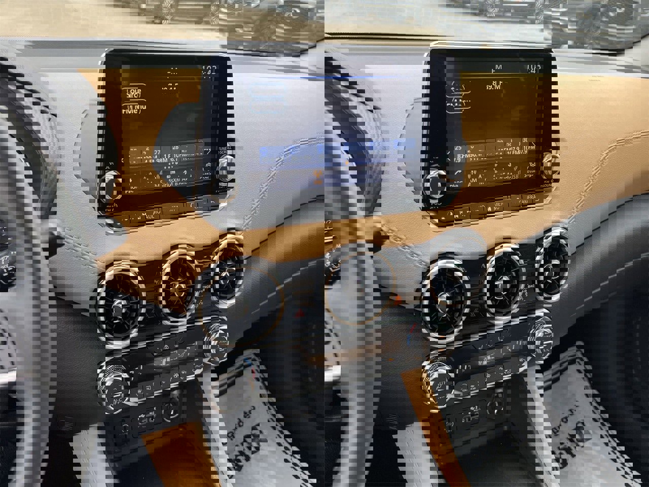 Used 2025 Nissan Sentra SV w/ SV Premium Package image 14