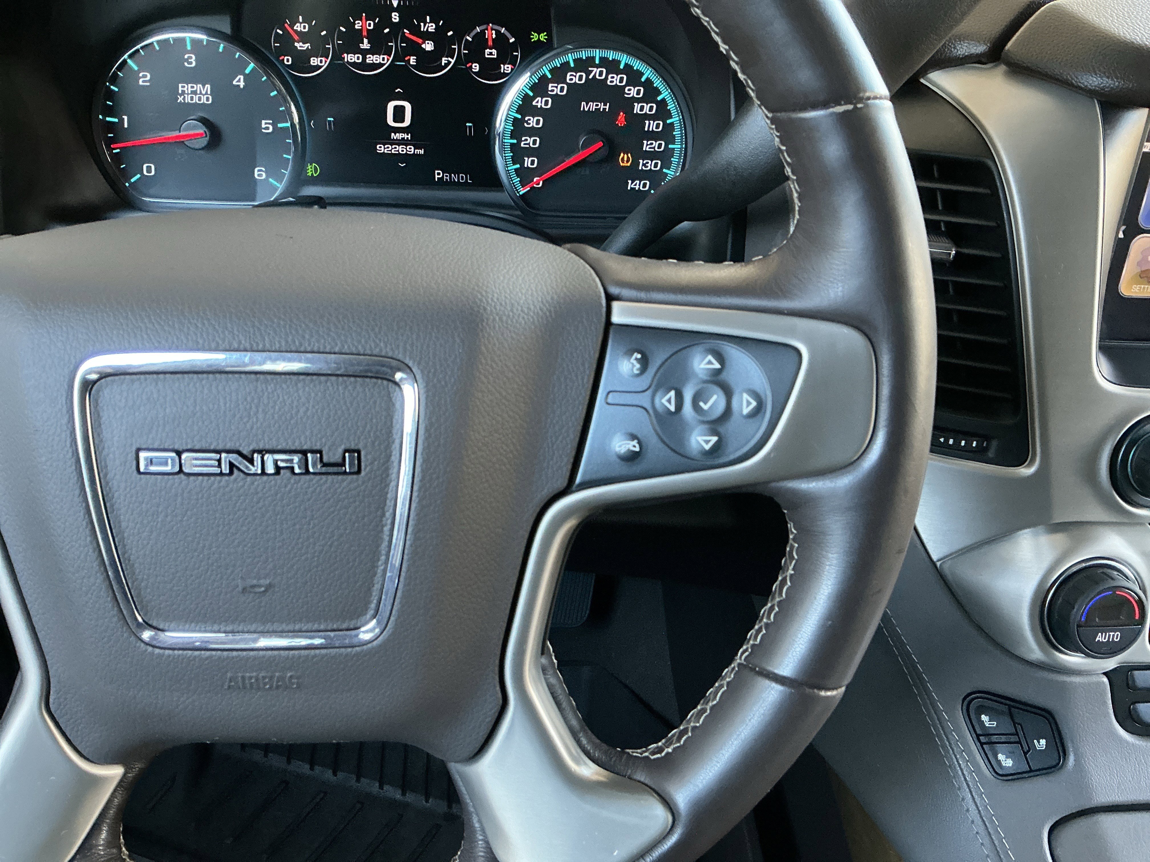 Used 2019 GMC Yukon XL Denali w/ Denali Ultimate Package image 13