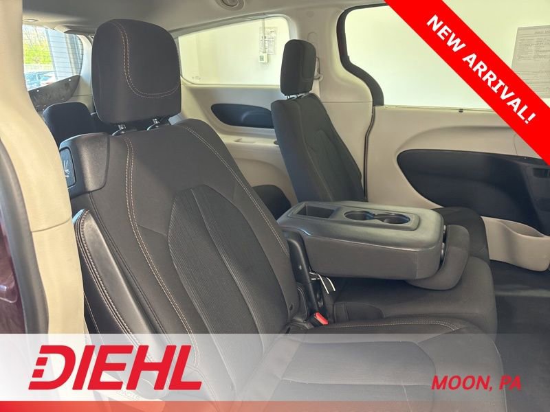 Used 2018 Chrysler Pacifica Touring Plus w/ Tire & Wheel Group image 13