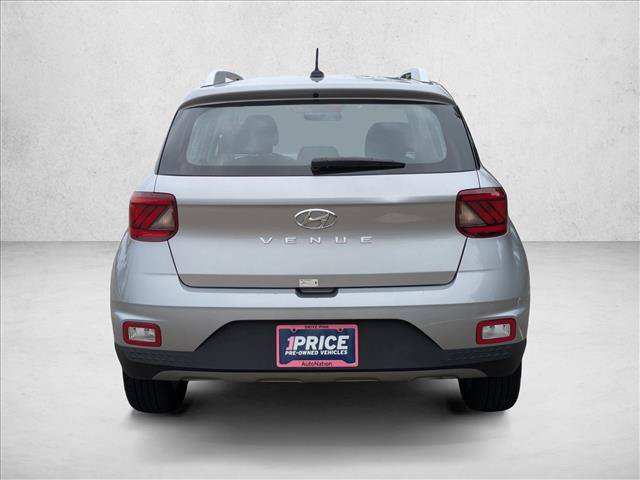Used 2026 Hyundai Venue SEL FWD image 7