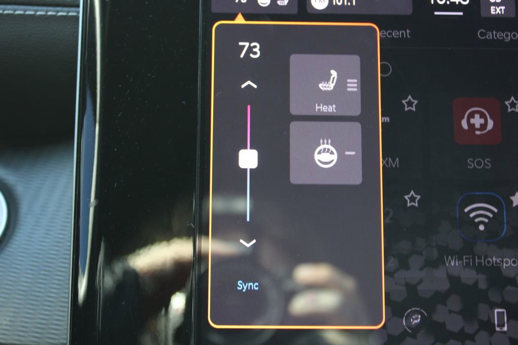 Used 2023 Jeep Grand Cherokee L Laredo image 54