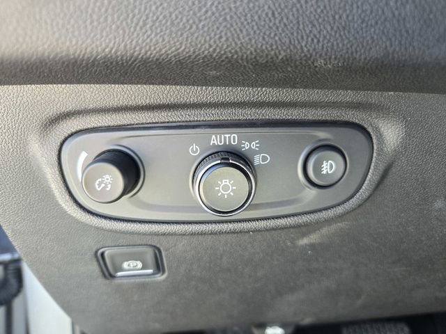 Used 2023 GMC Terrain SLT image 21