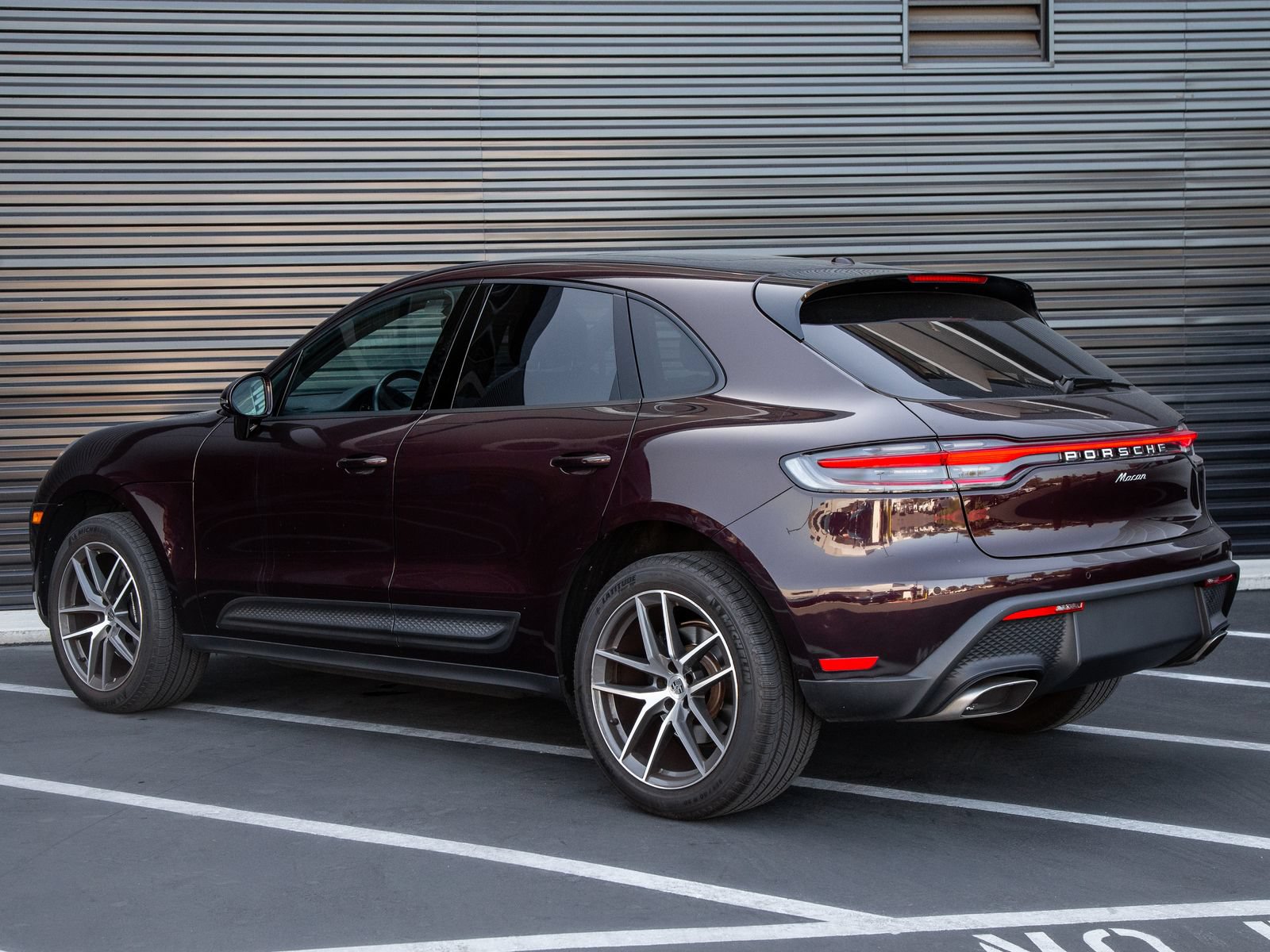 Certified 2023 Porsche Macan Turbo AWD/4WD image 3