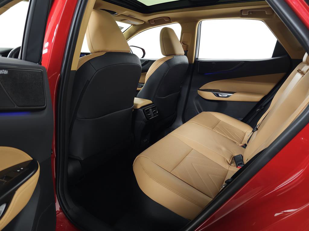 Used 2025 Lexus NX 300h AWD w/ Luxury Package image 34