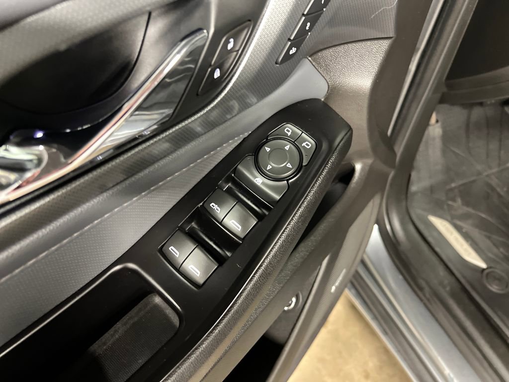 Certified 2020 Chevrolet Traverse Premier w/ LPO, Floor Liner Package AWD/4WD image 17