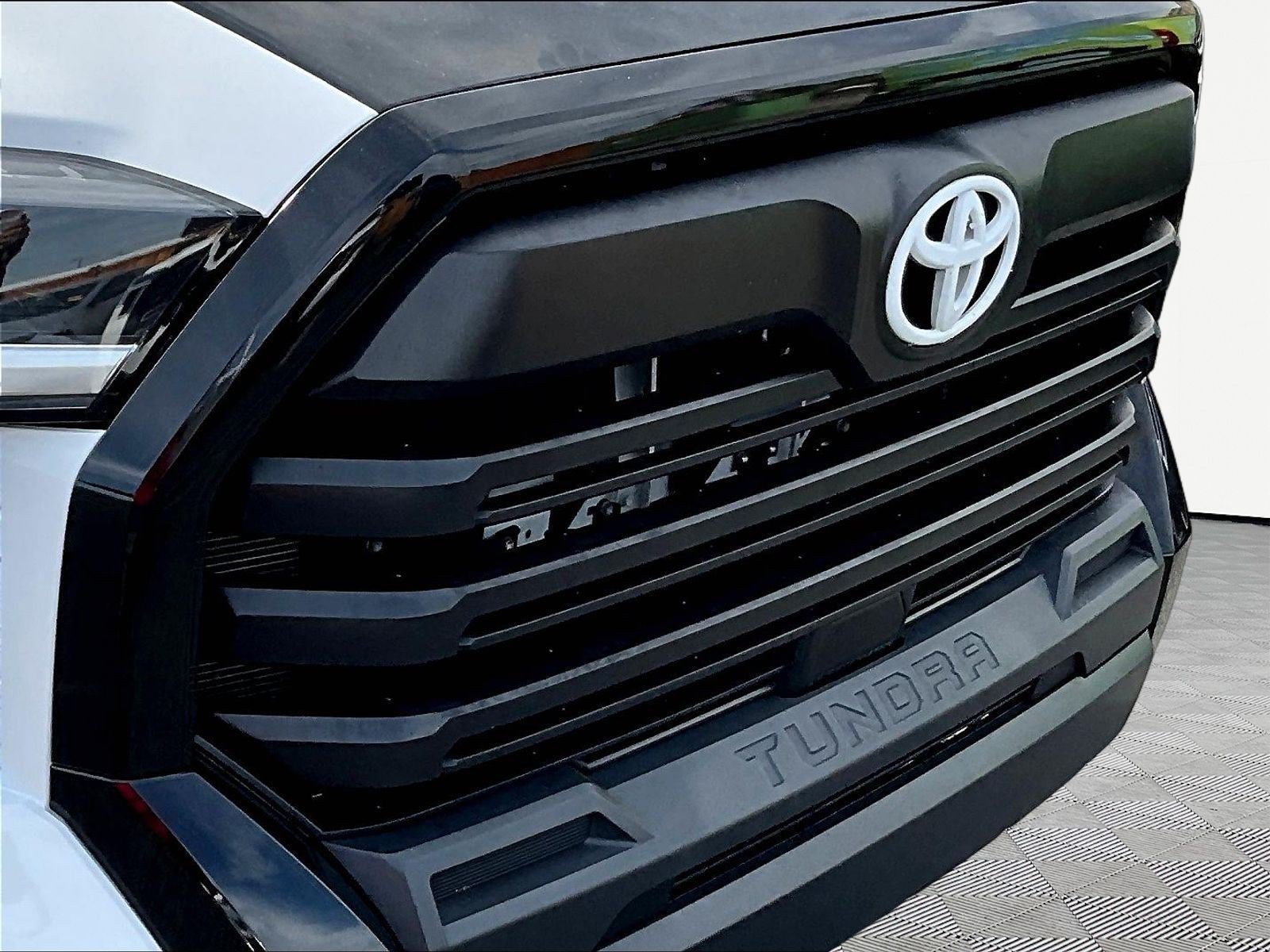 Used 2023 Toyota Tundra SR AWD/4WD image 33