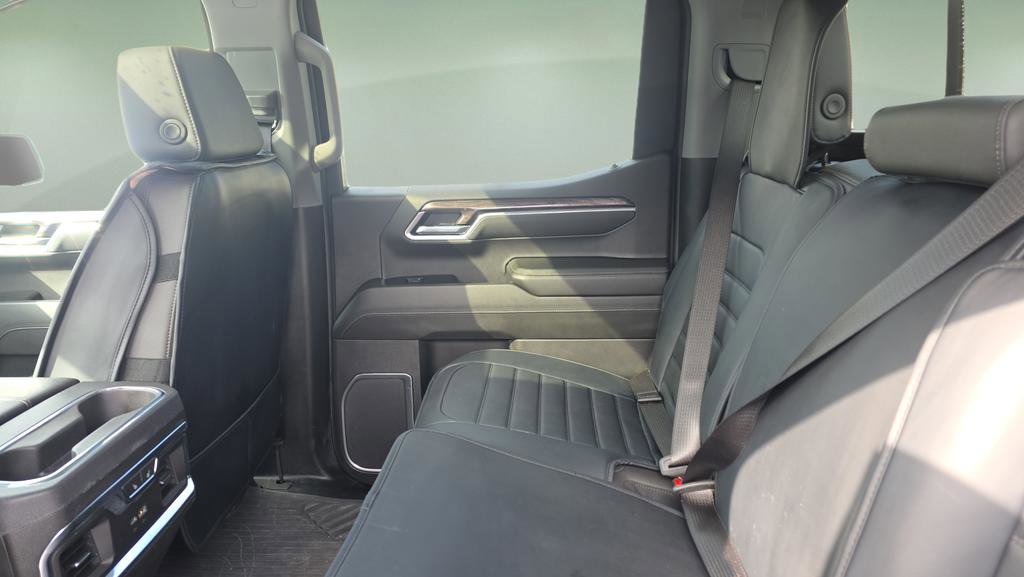 Used 2025 Chevrolet Silverado 1500 LTZ w/ LTZ Premium Package image 16