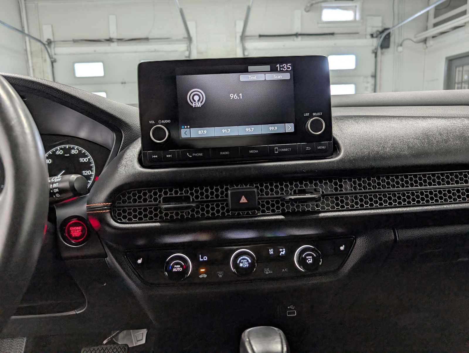 Certified 2024 Honda HR-V Sport image 30