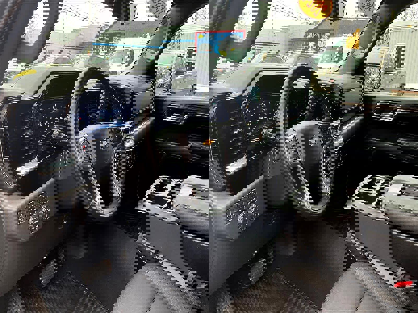 Used 2024 Chevrolet Silverado 1500 LT AWD/4WD image 8