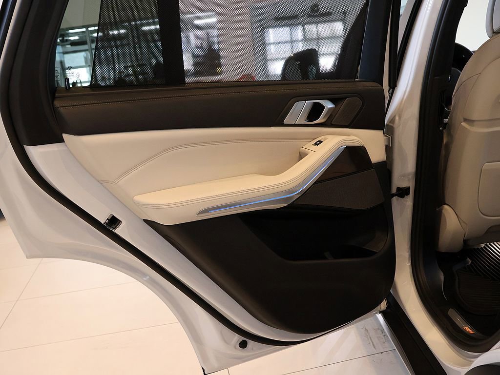 Used 2023 BMW X5 xDrive45e w/ Executive Package image 52