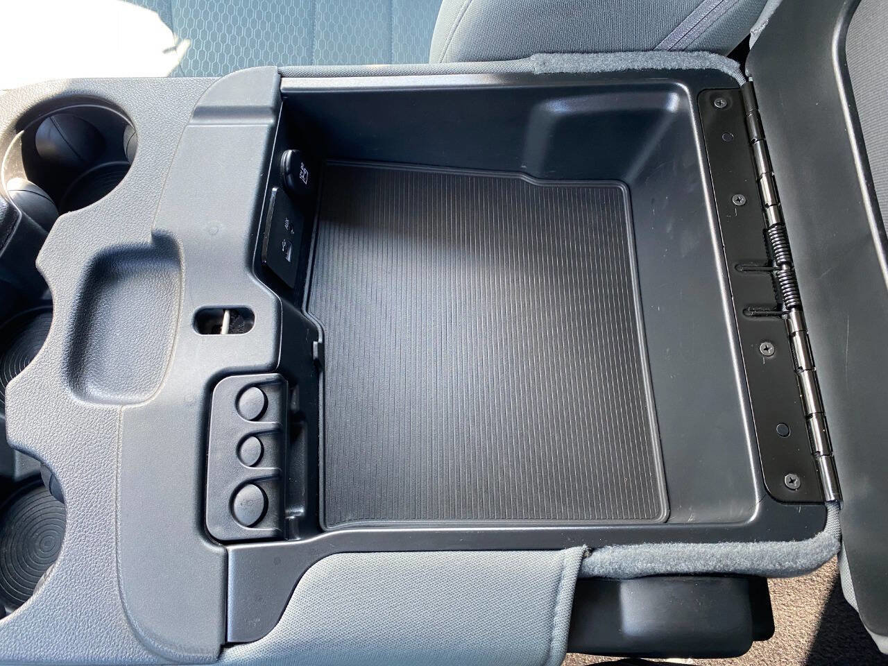 Used 2017 RAM 1500 Classic SLT w/ Trailer & Traction Group image 18