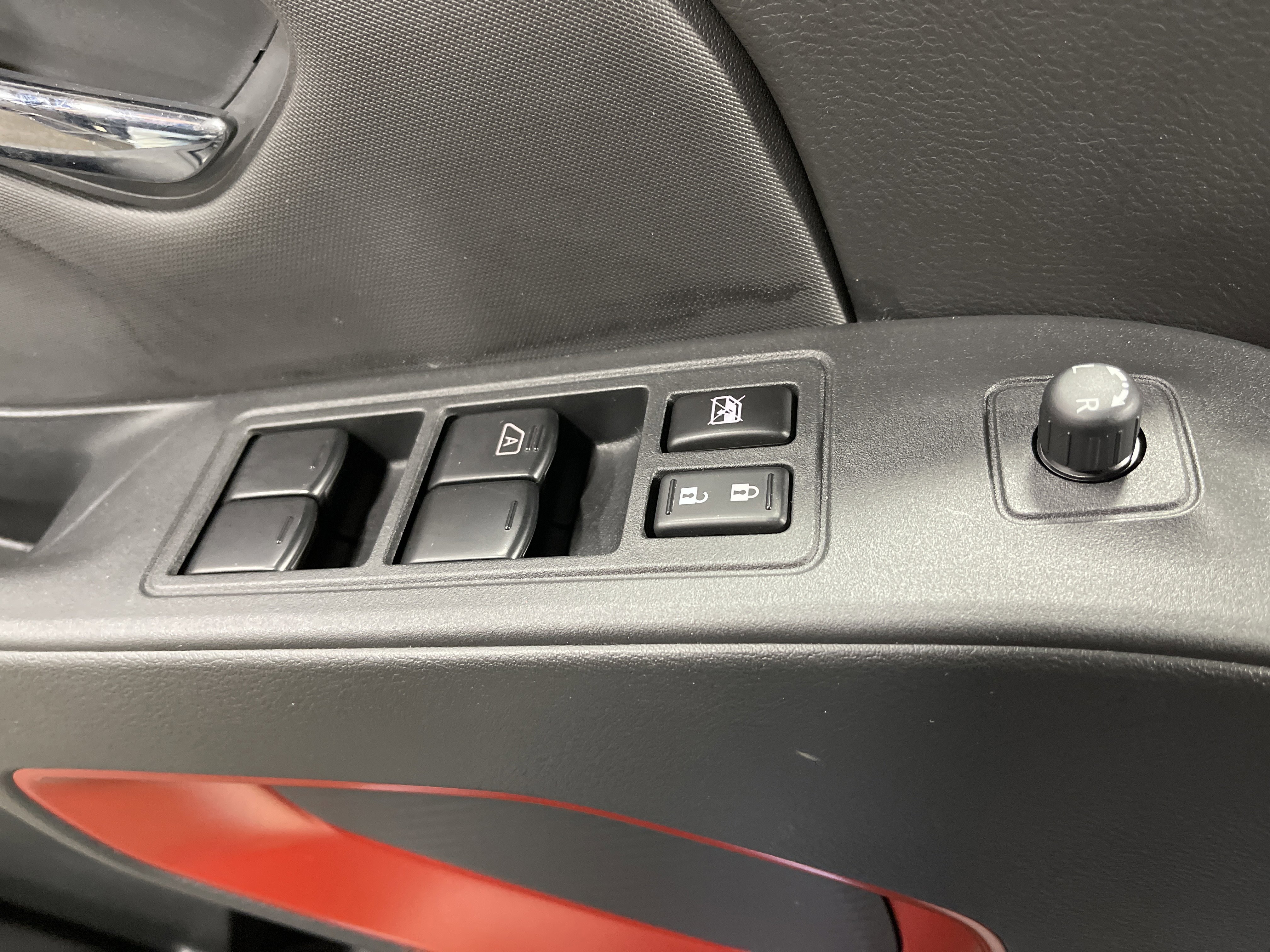 Used 2023 Nissan Frontier PRO-4X w/ Pro Convenience Package image 11