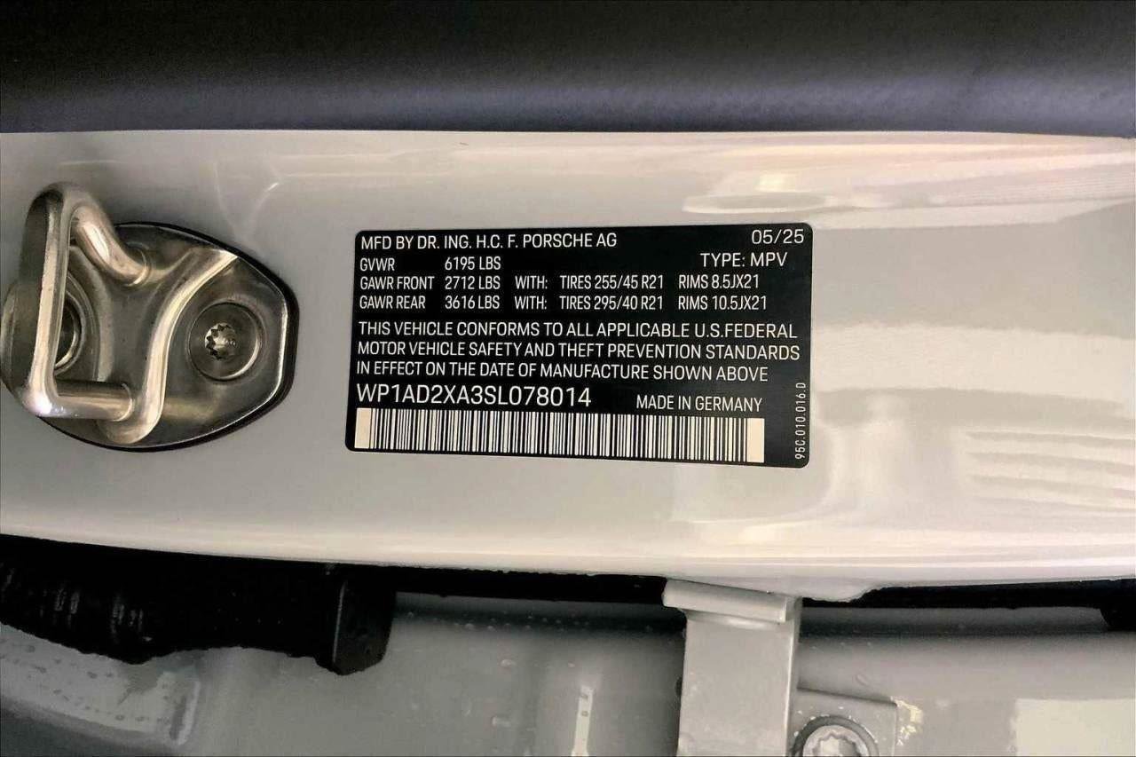 New 2025 Porsche Macan Electric image 76