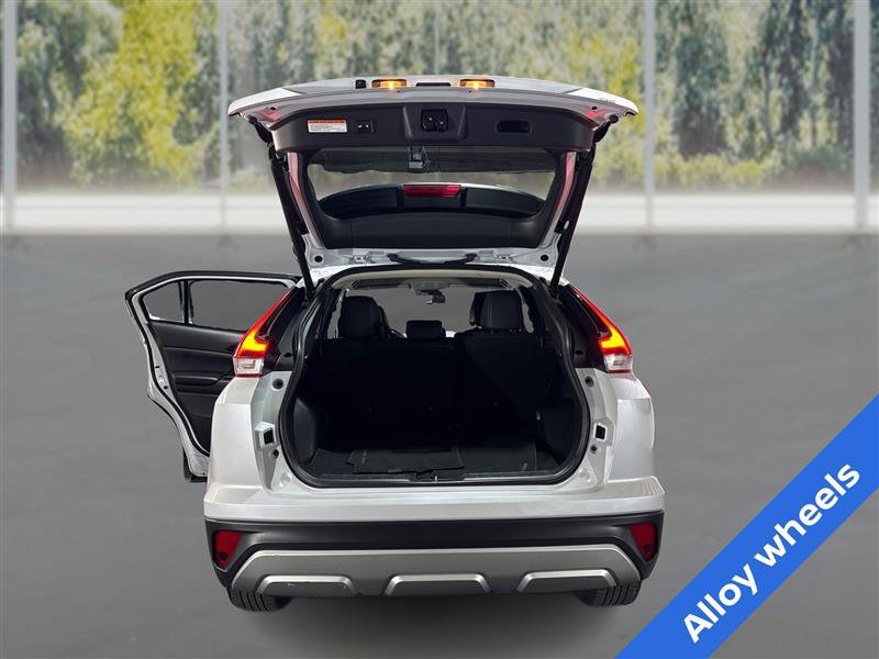 Used 2024 Mitsubishi Eclipse Cross SE image 12