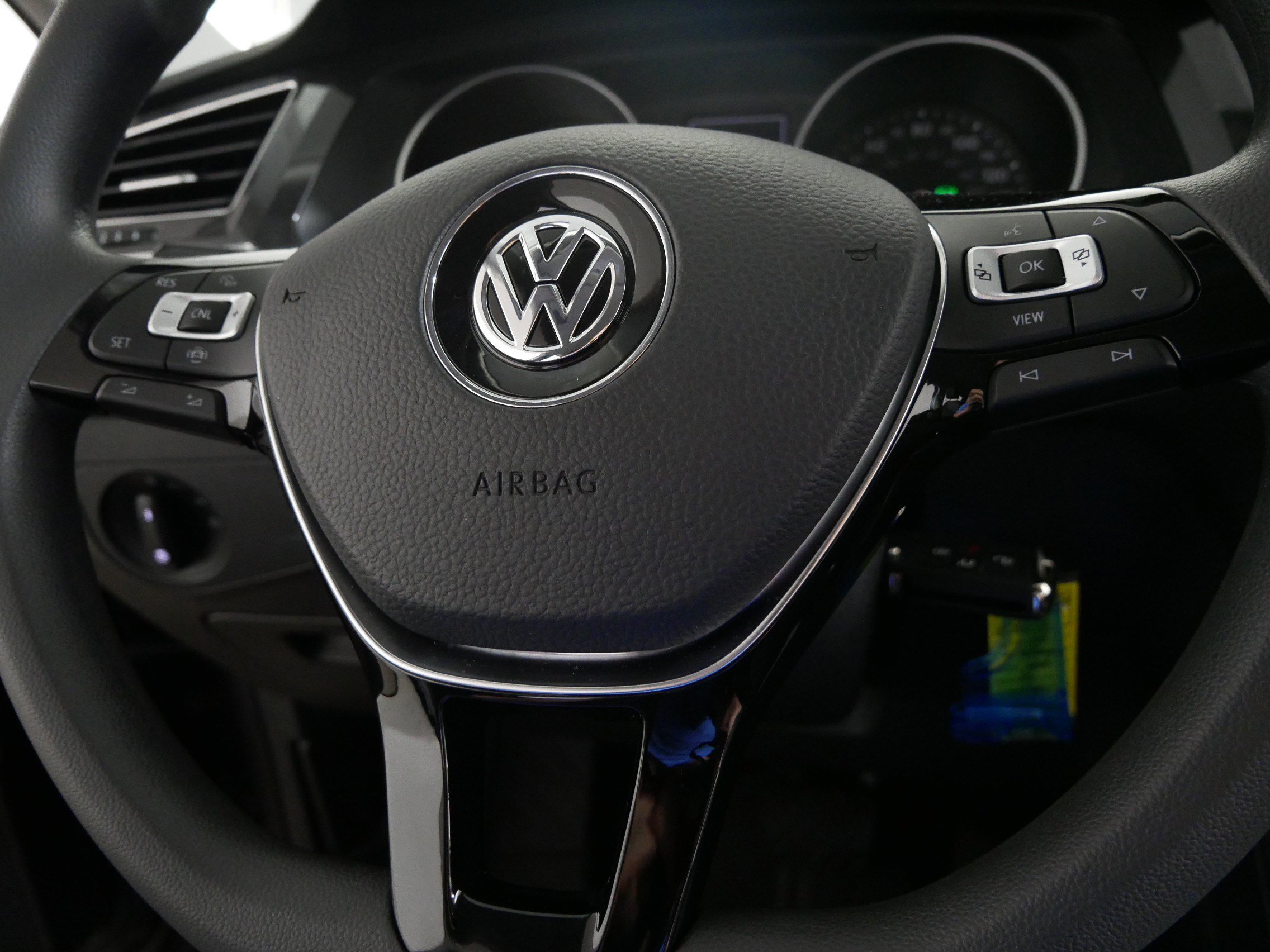 Used 2021 Volkswagen Tiguan S image 25