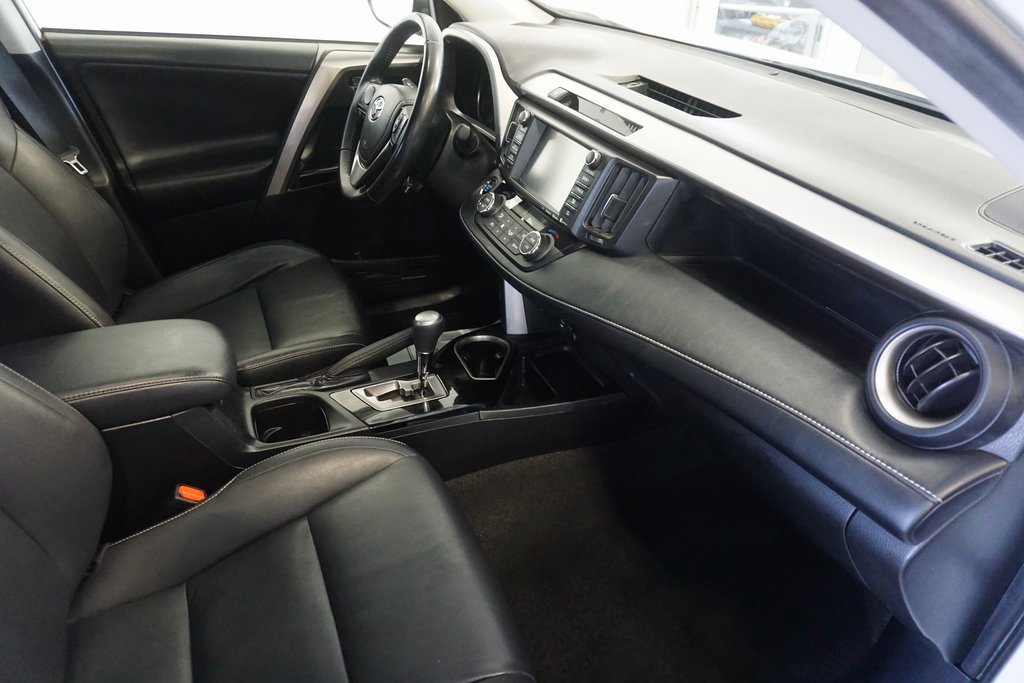 Certified 2018 Toyota RAV4 Limited image 29