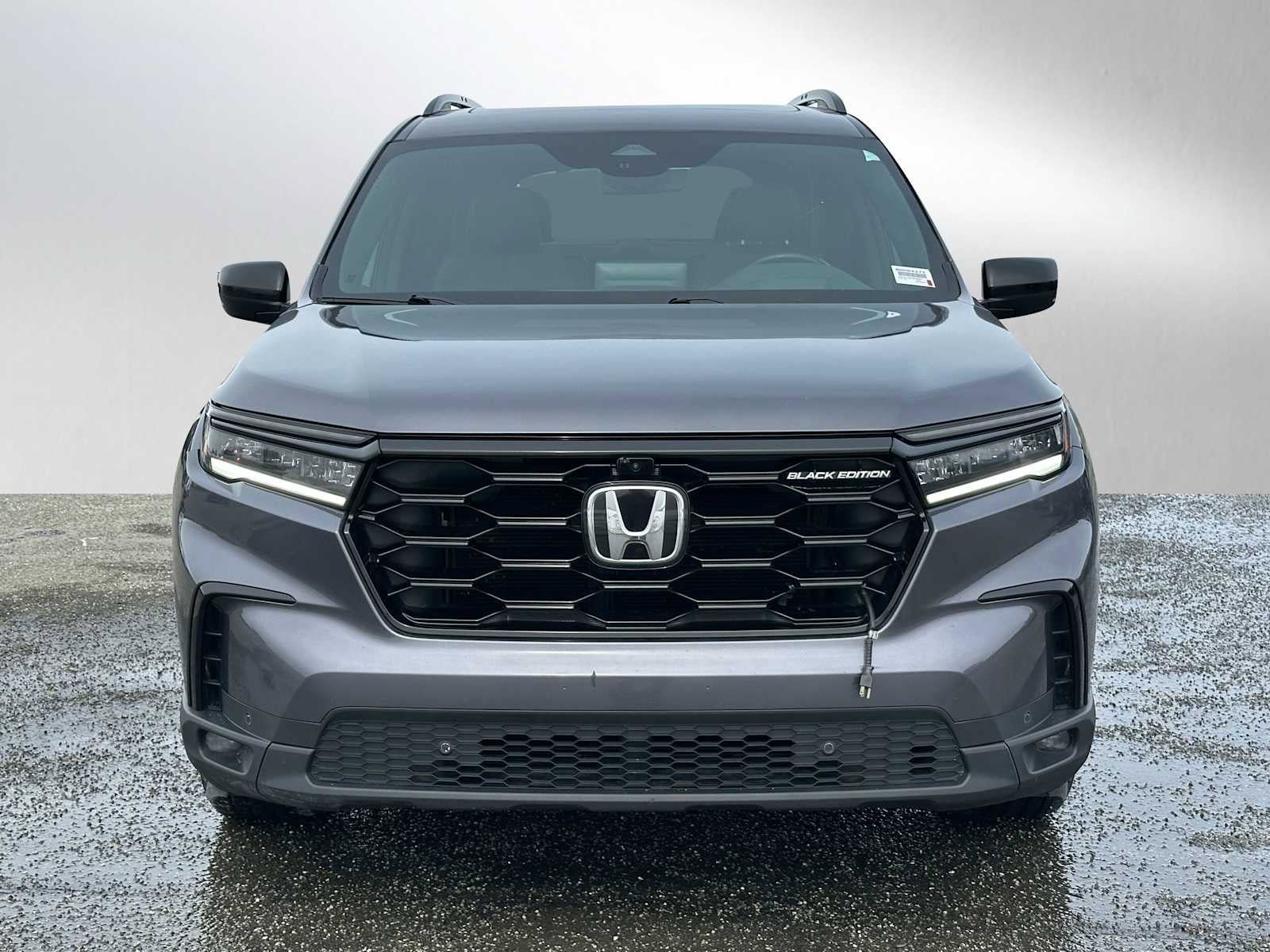 Used 2025 Honda Pilot Black Edition image 8