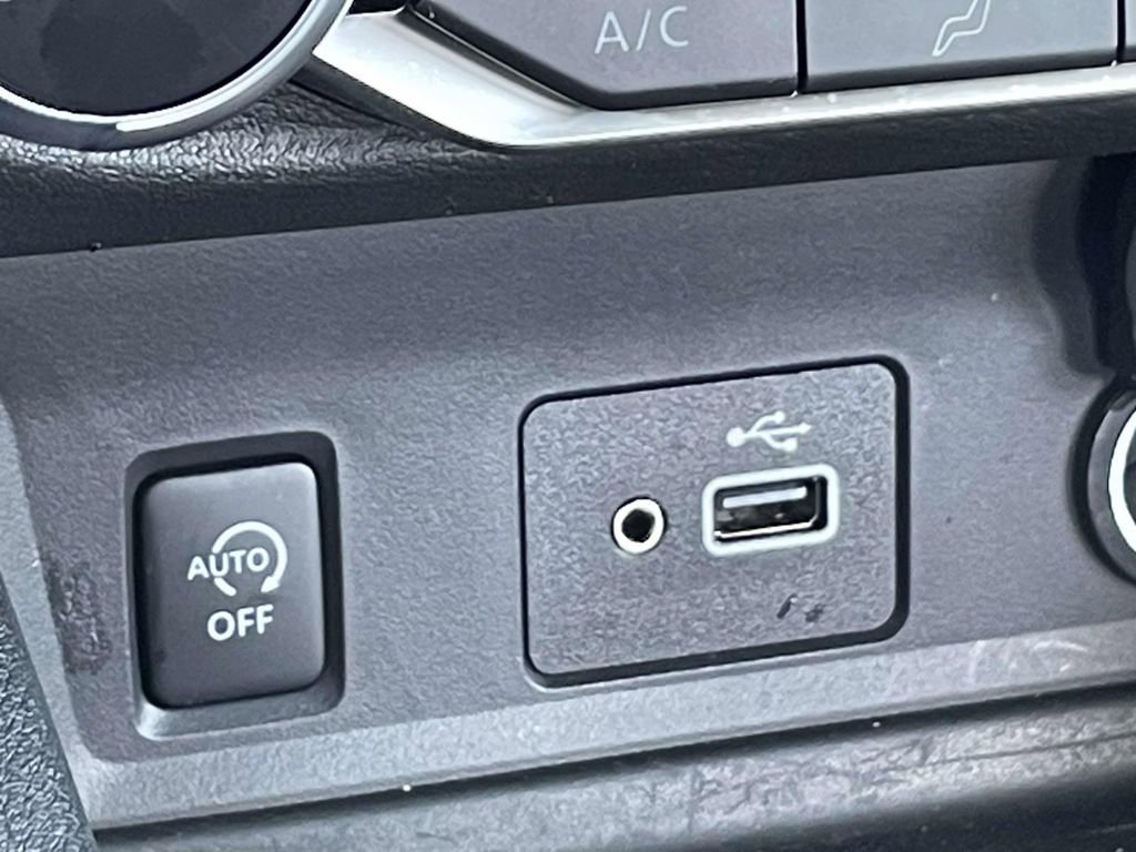 Used 2025 Nissan Sentra S image 27