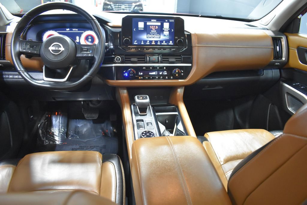 Used 2023 Nissan Pathfinder Platinum image 13
