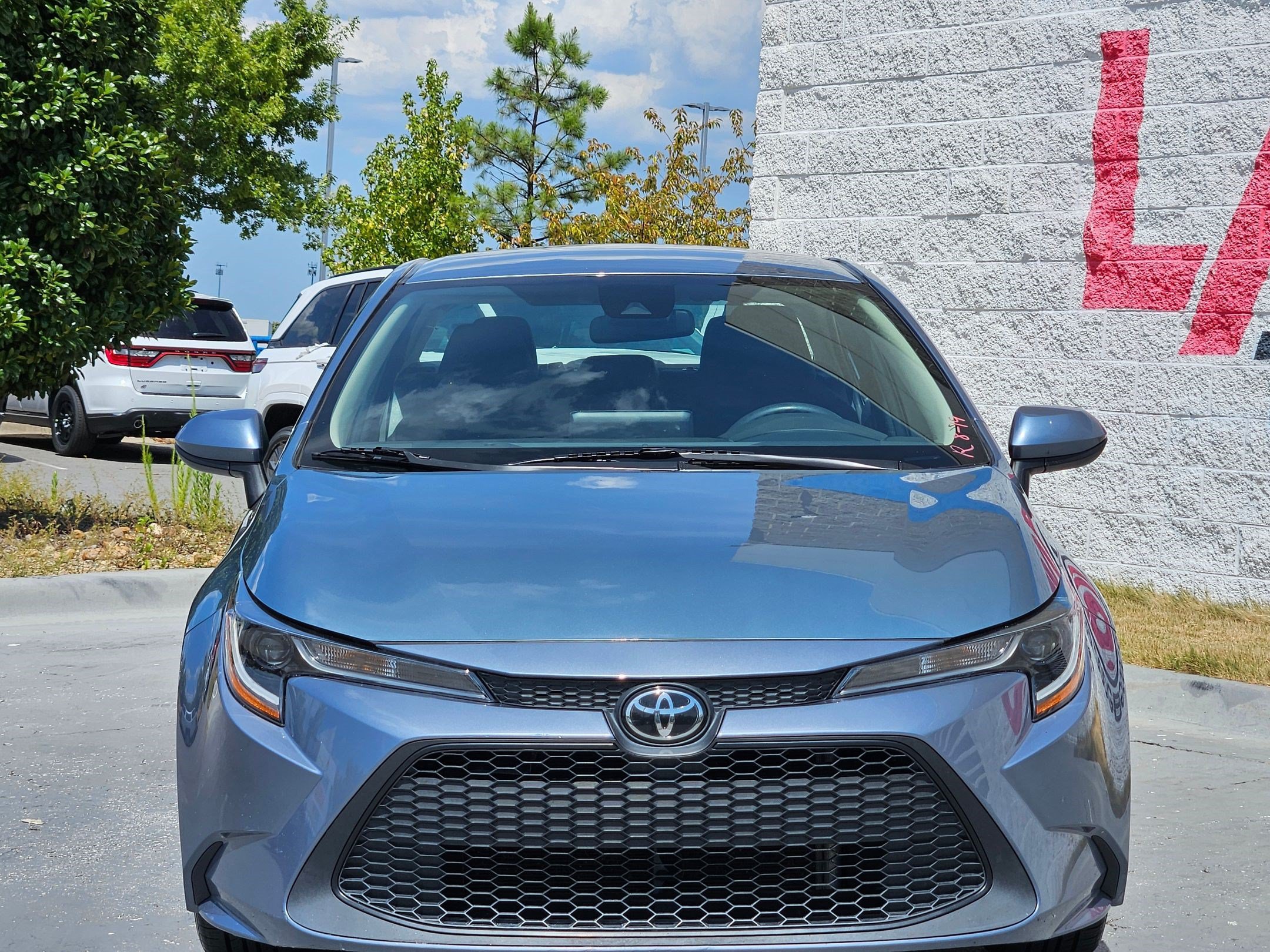 Used 2022 Toyota Corolla LE FWD image 2