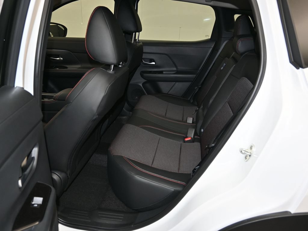New 2026 Nissan Kicks SR FWD image 22