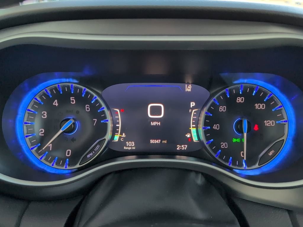 Used 2024 Chrysler Pacifica Touring-L image 28