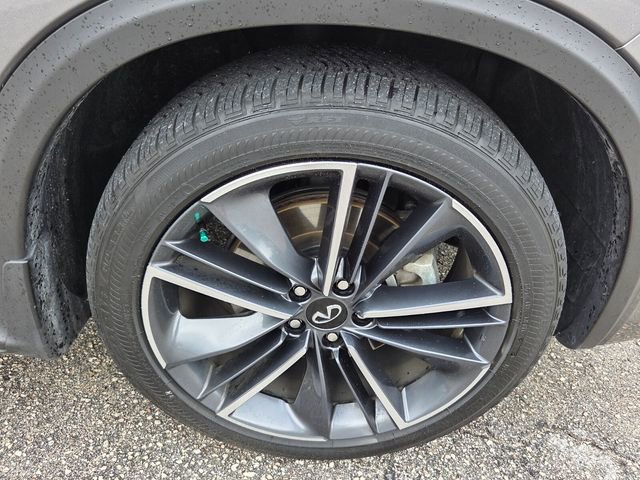 Certified 2025 INFINITI QX55 Luxe w/ Accent Package image 10