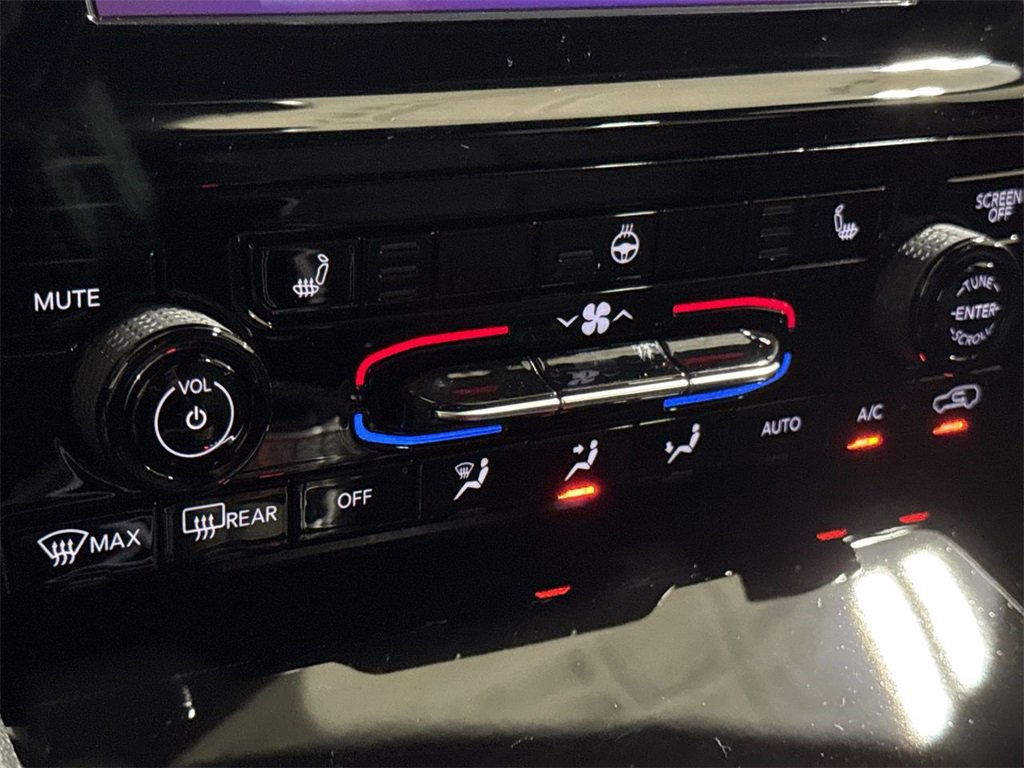 New 2025 Jeep Grand Cherokee L Laredo w/ Luxury Tech Group I image 15