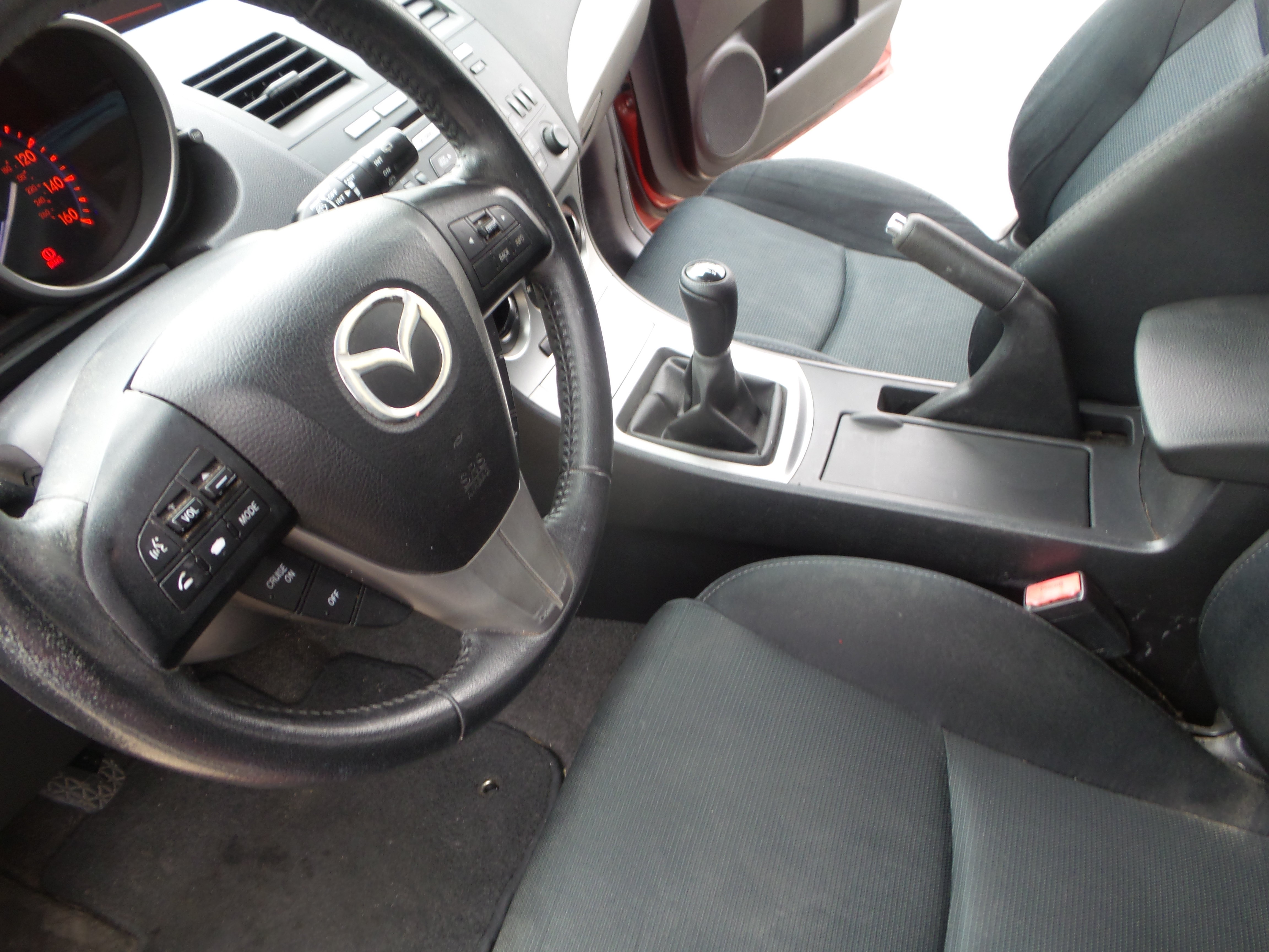 Used 2011 MAZDA MAZDA3 s Sport FWD image 25