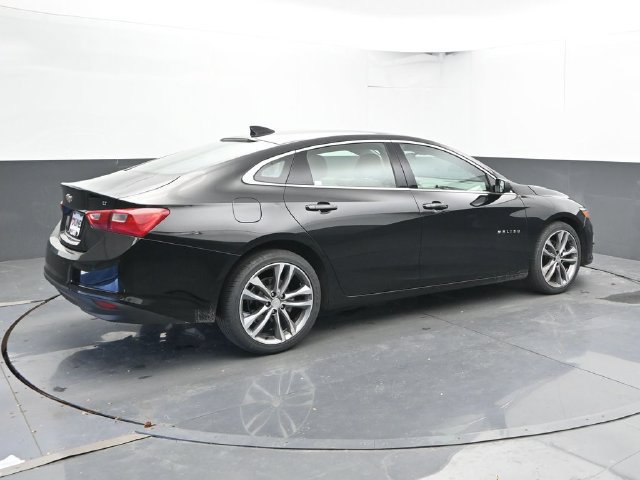Used 2025 Chevrolet Malibu LT FWD image 2