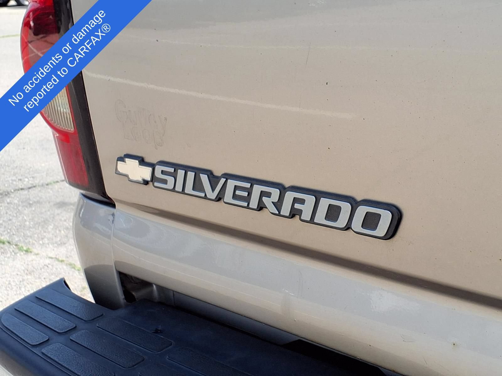 Used 2006 Chevrolet Silverado 1500 LT w/ Onstar Plus Package AWD/4WD image 10