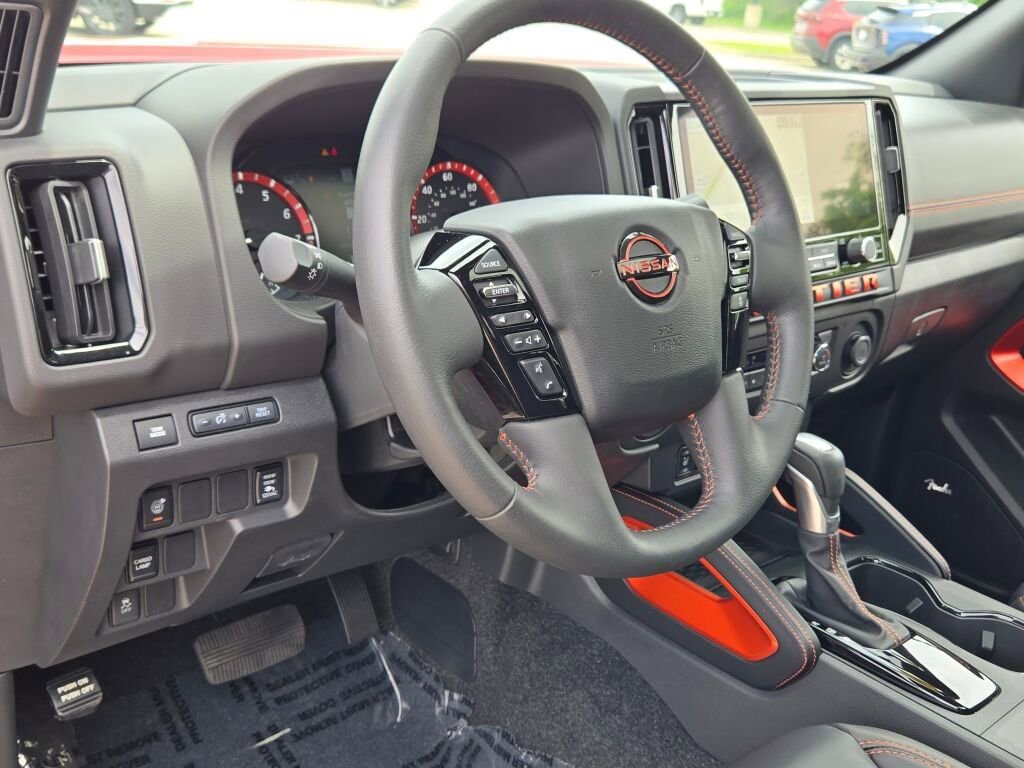 Used 2025 Nissan Frontier Pro-X w/ Pro Premium Package RWD image 24