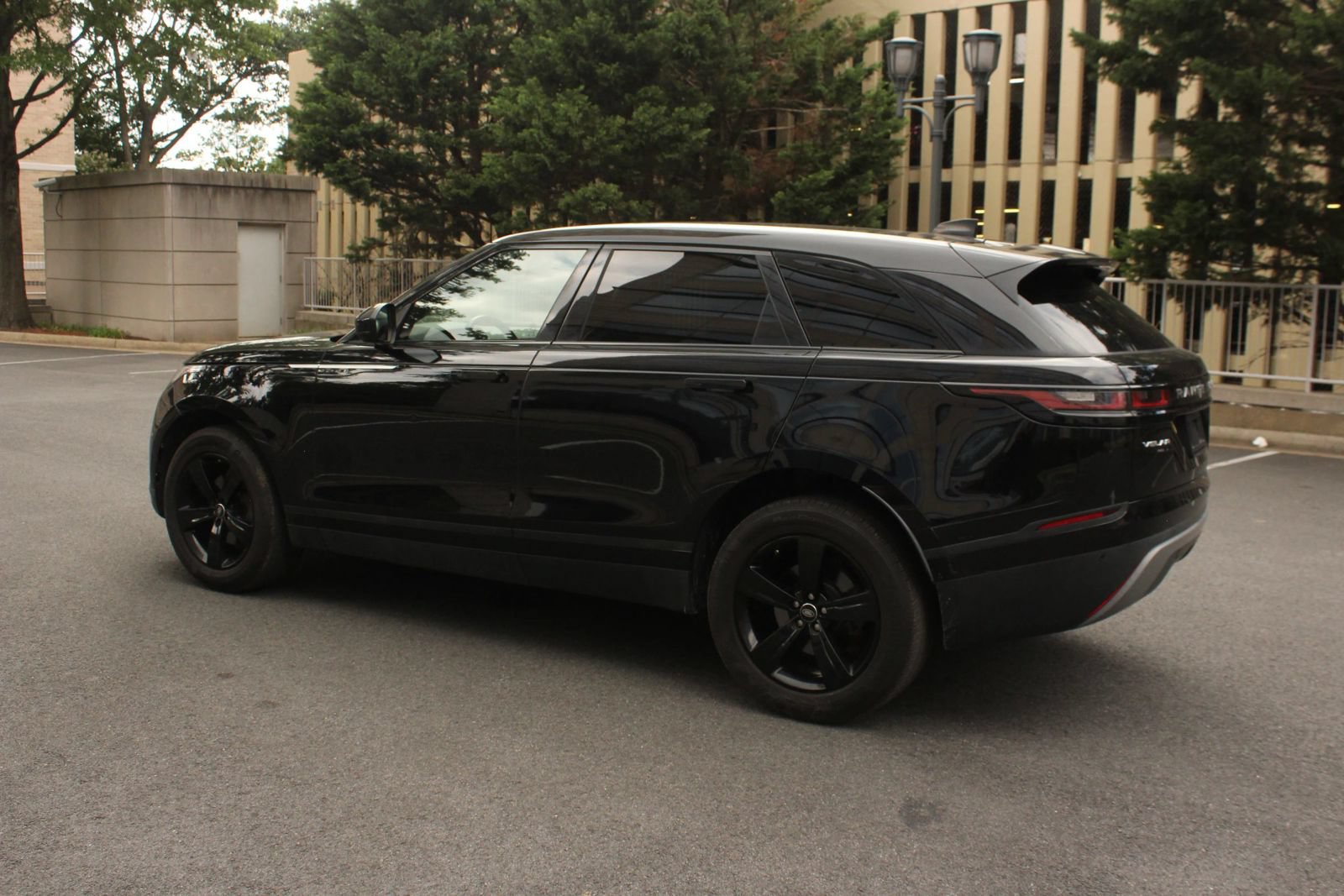 Used 2020 Land Rover Range Rover Velar S AWD/4WD image 9