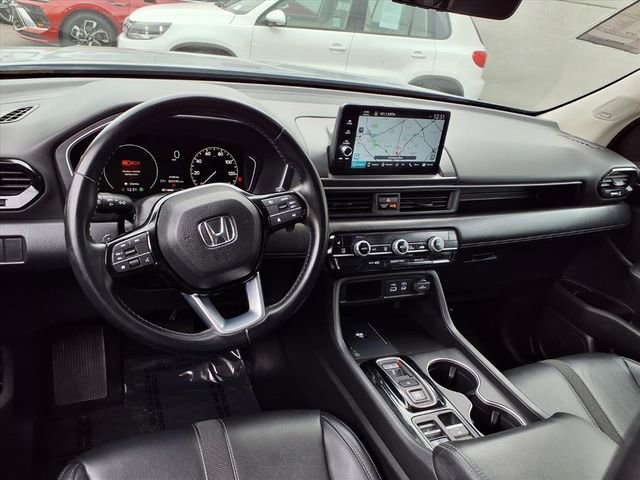 Used 2023 Honda Pilot Touring image 11