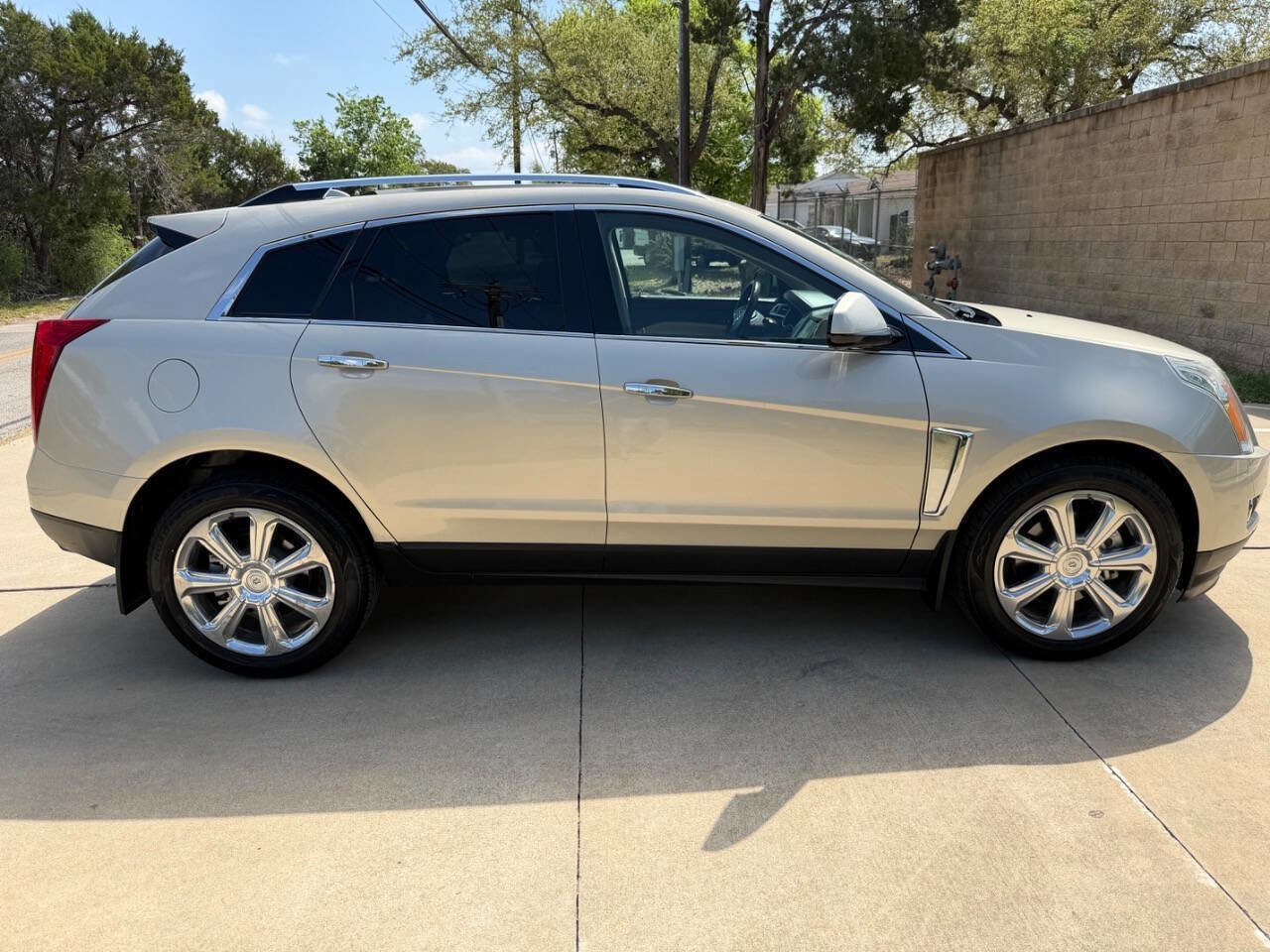 Used 2016 Cadillac SRX Performance w/ Driver Awareness Package FWD image 18