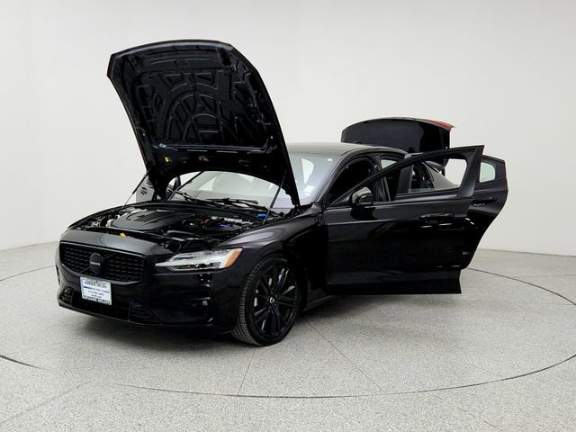 Certified 2023 Volvo S60 B5 Plus w/ Climate Package image 9