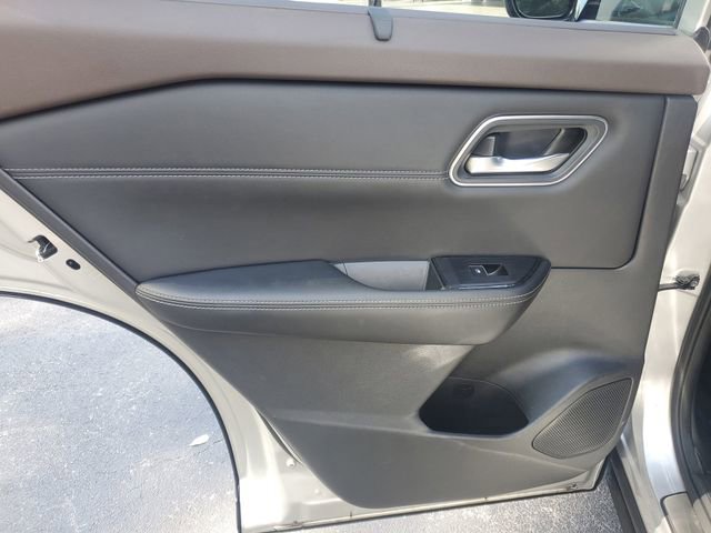 Certified 2023 Nissan Rogue Platinum image 9