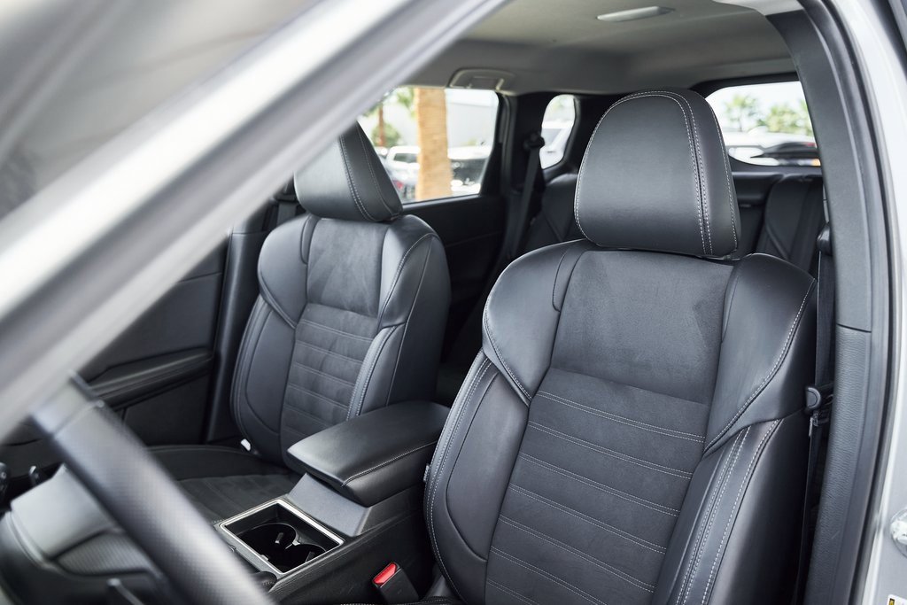 Used 2024 Mitsubishi Outlander SE image 29