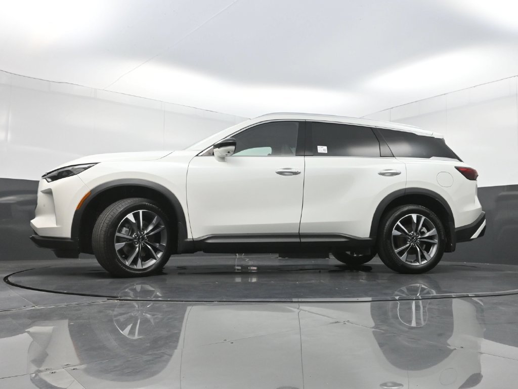 Used 2023 INFINITI QX60 Luxe w/ Performance Audio Package FWD image 32