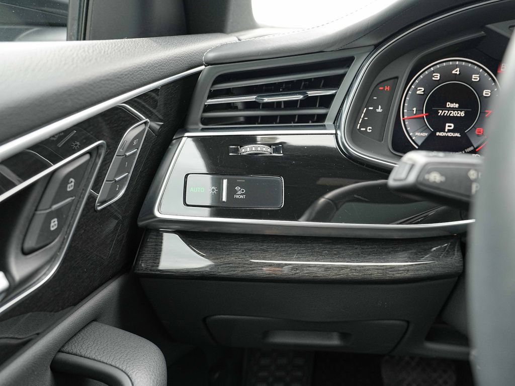 Used 2019 Audi Q8 Prestige AWD/4WD image 38