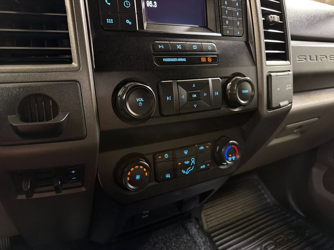 Used 2020 Ford F550 2WD Regular Cab Super Duty image 21